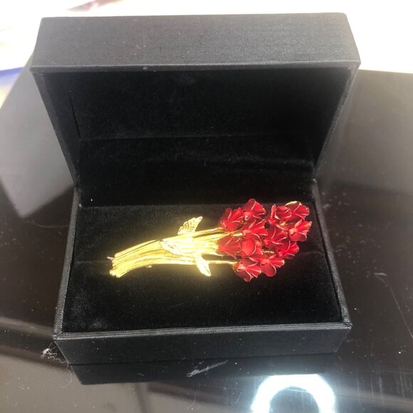 Vintage Red Roses Brooch Pin Metal Gold Toned Jewelry M 12 Valentines Old Money - Picture 4 of 14